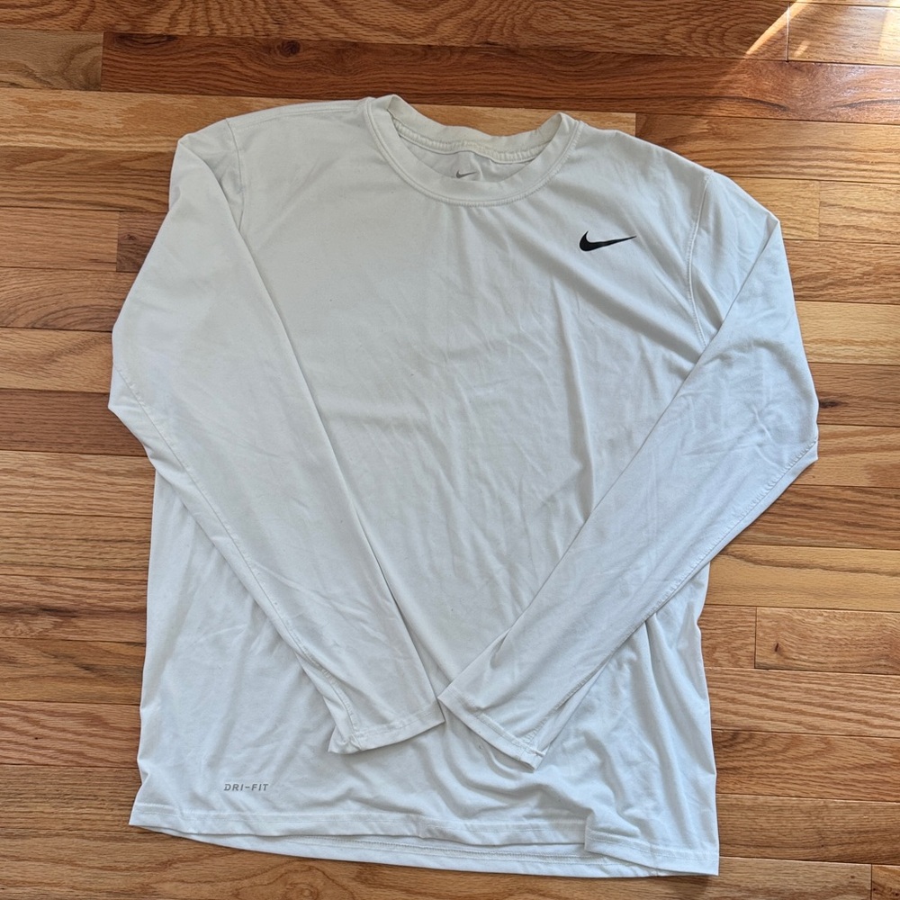 Nike Men's white Long Sleeve Tee